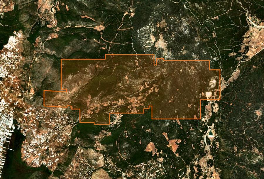 Contour de la zone brûlée de Kaş (TR), tracé sur l'imagerie satellite