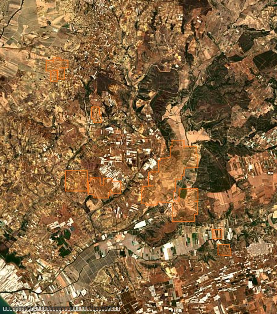 Contour de la zone brûlée de Gela (IT), tracé sur l'imagerie satellite