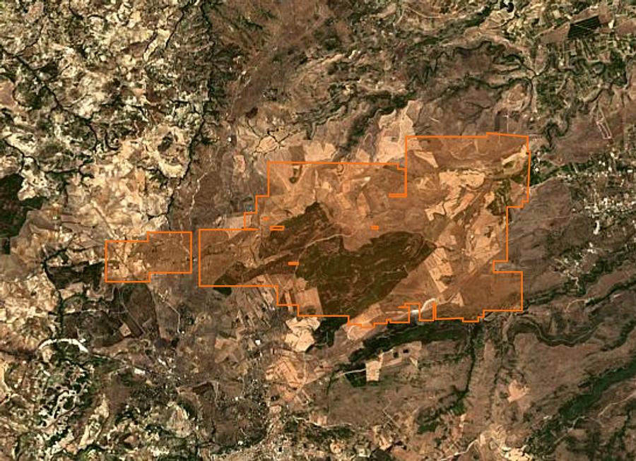 Contour de la zone brûlée de Vizzini (IT), tracé sur l'imagerie satellite
