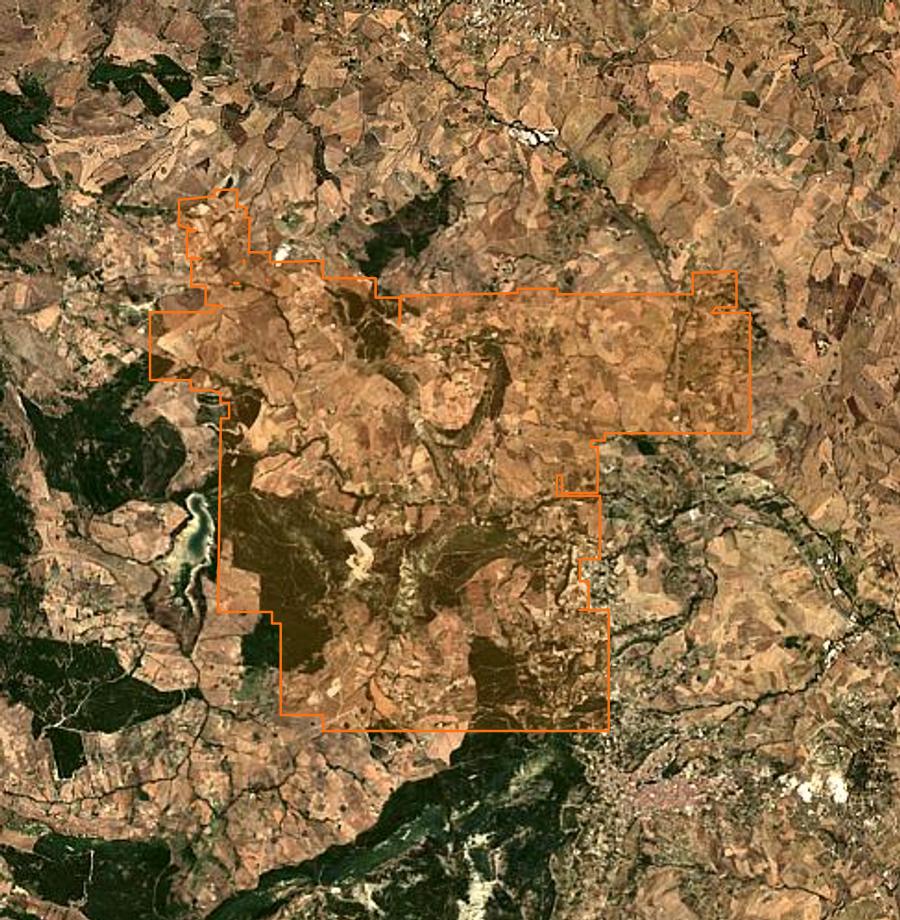 Contour de la zone brûlée de Castronovo di Sicilia (IT), tracé sur l'imagerie satellite