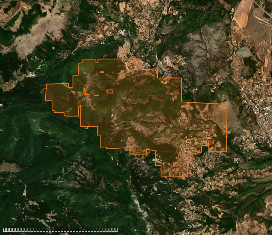Contour de la zone brûlée de Morano Calabro (IT), tracé sur l'imagerie satellite