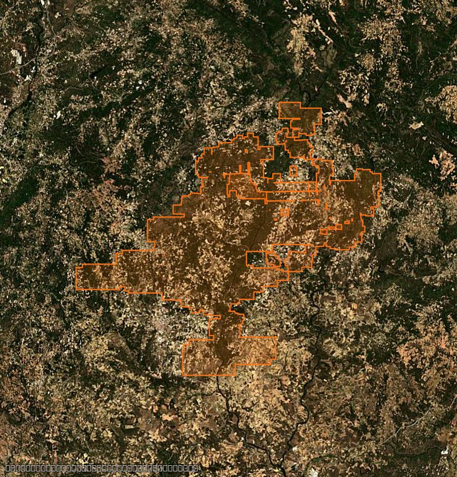 Contour de la zone brûlée de Fornos do Pinhal (PT), tracé sur l'imagerie satellite