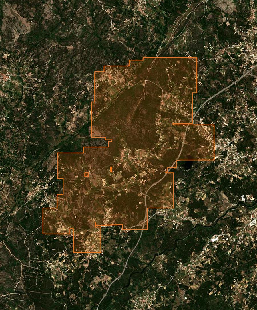 Contour de la zone brûlée de Redondelo (PT), tracé sur l'imagerie satellite