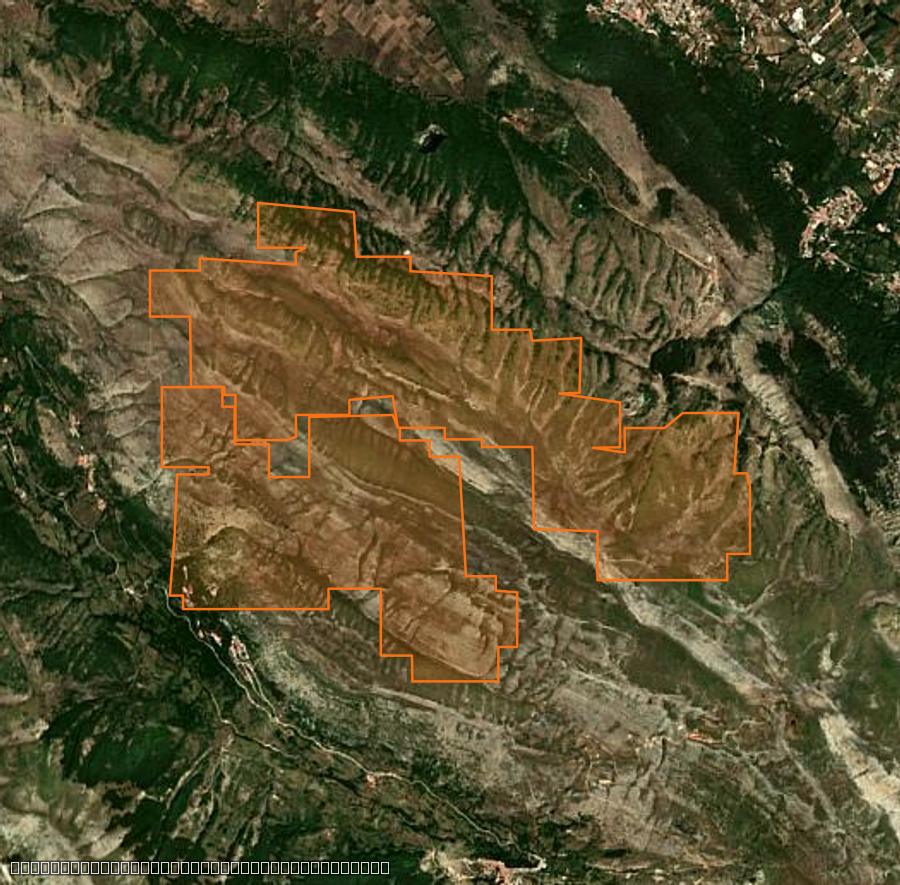 Contour de la zone brûlée de l'Aquila (IT), tracé sur l'imagerie satellite