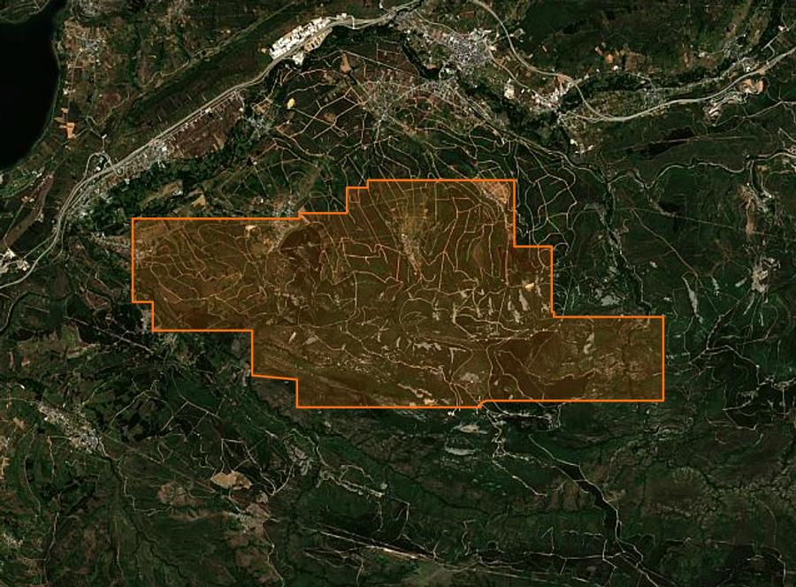 Contour de la zone brûlée de Castropodame (ES), tracé sur l'imagerie satellite