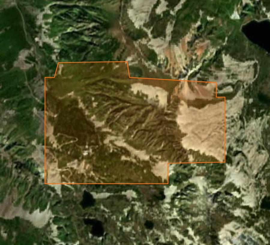 Outline of the burned area near Barèges, drawn over satellite imagery