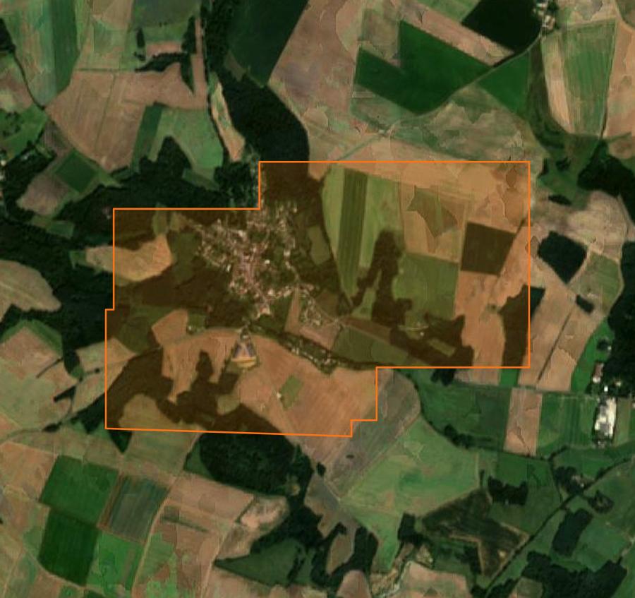 Outline of the burned area near Acy-en-Multien, drawn over satellite imagery
